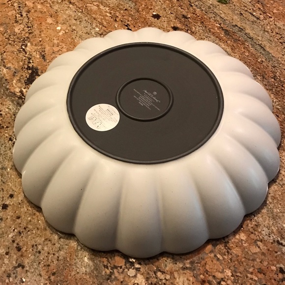 98oz Scalloped-Edge Stoneware Serving Bowl - Hearth & Hand with Magnolia - Picture 4 of 5